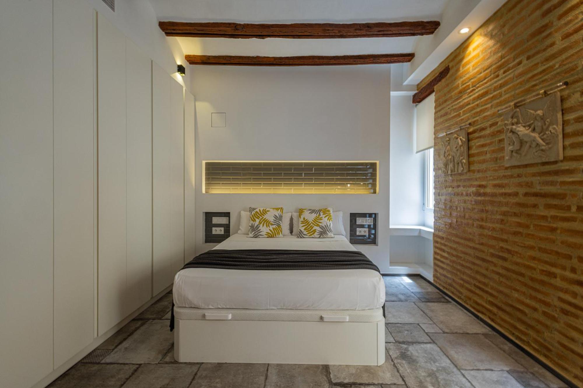 Florit Flats - Center Modern 1br 2bth Terrace Wi-fi Ac * Valenza
